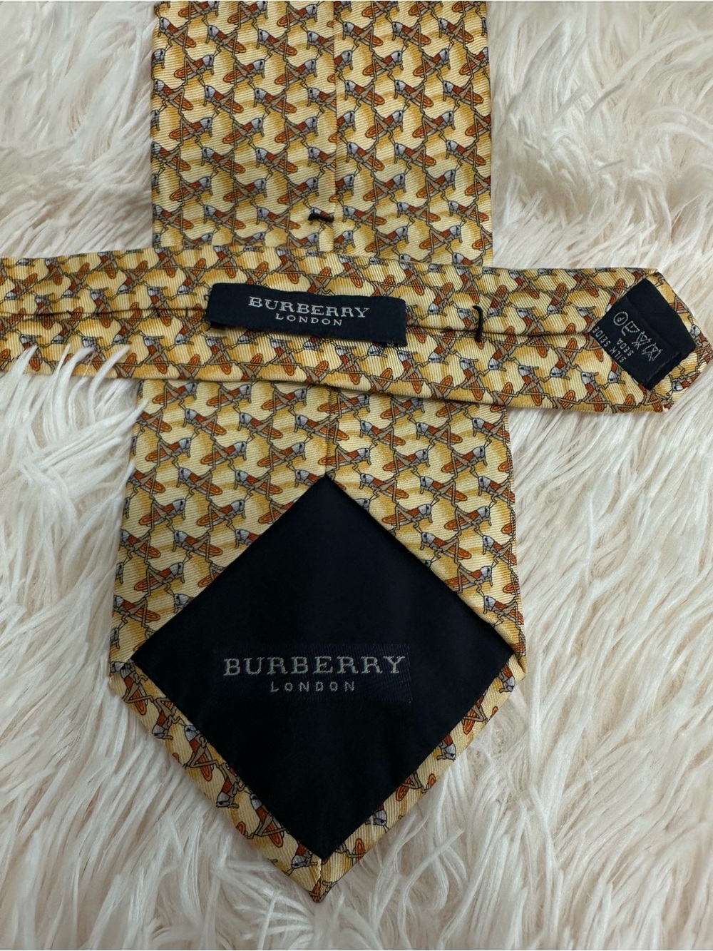 Burberry London Silk Tie Beige Gold Geometric Pattern Classic Luxury - Picture 6 of 14